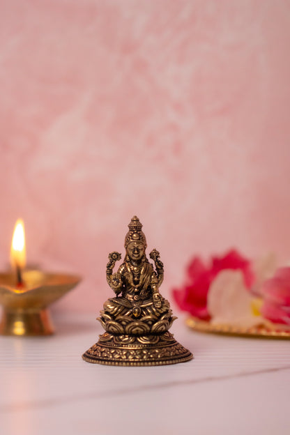 Shri Maha Lakshmi Idol Brass Murti